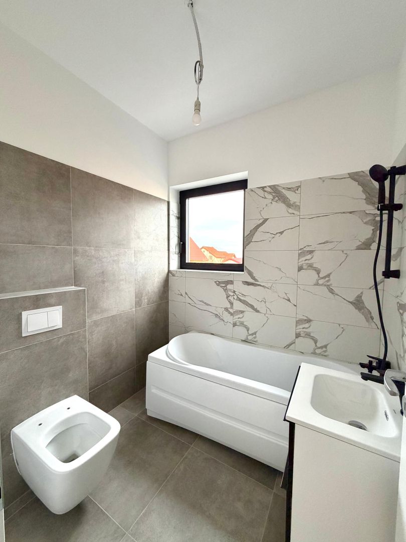 Duplex modern - 5 camere - toate utilitatile - Sacalaz - Poză 10