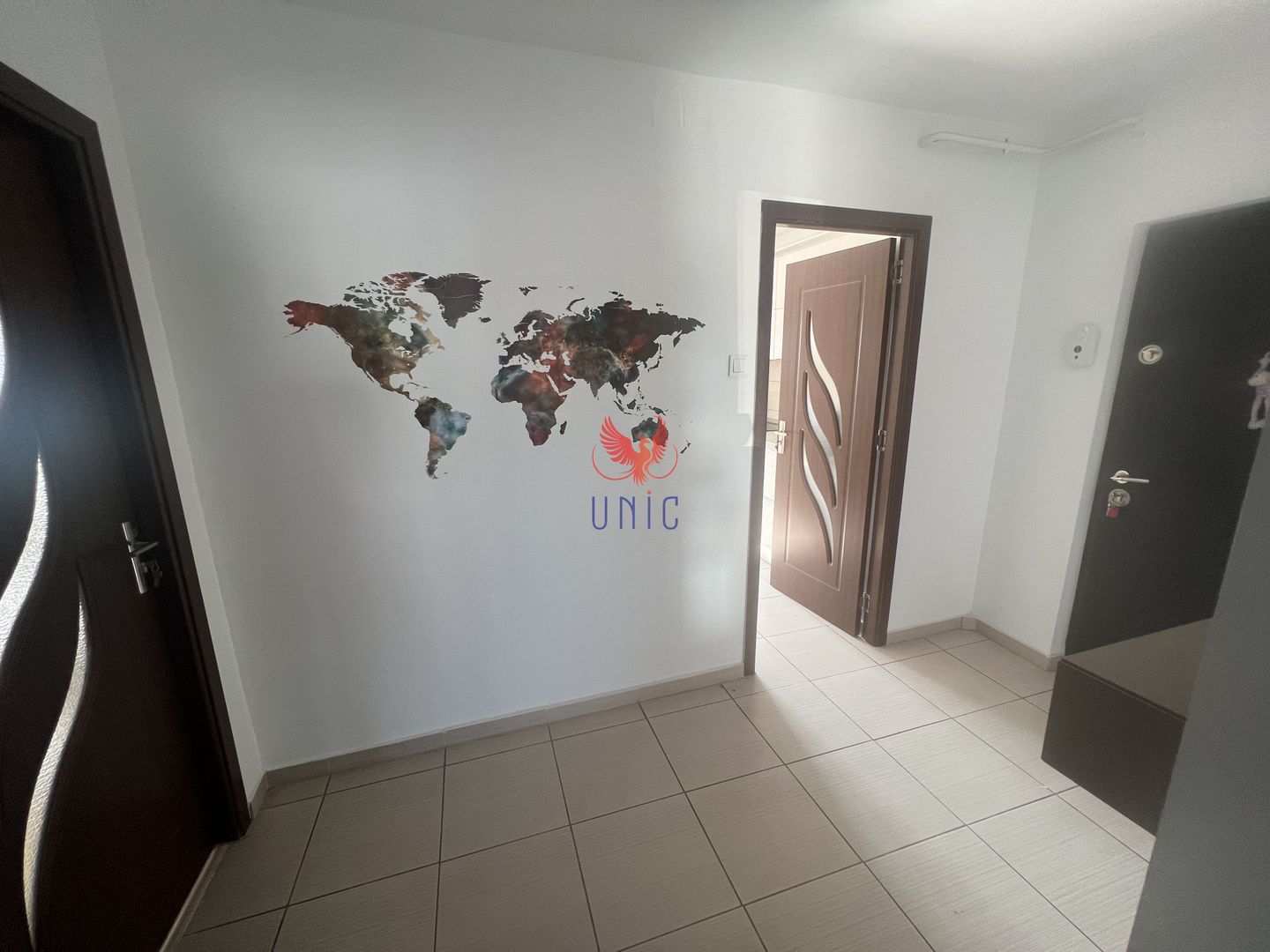 Apartament 3 camere 1 Mai M-uri zona Ciuperca - Poză 3