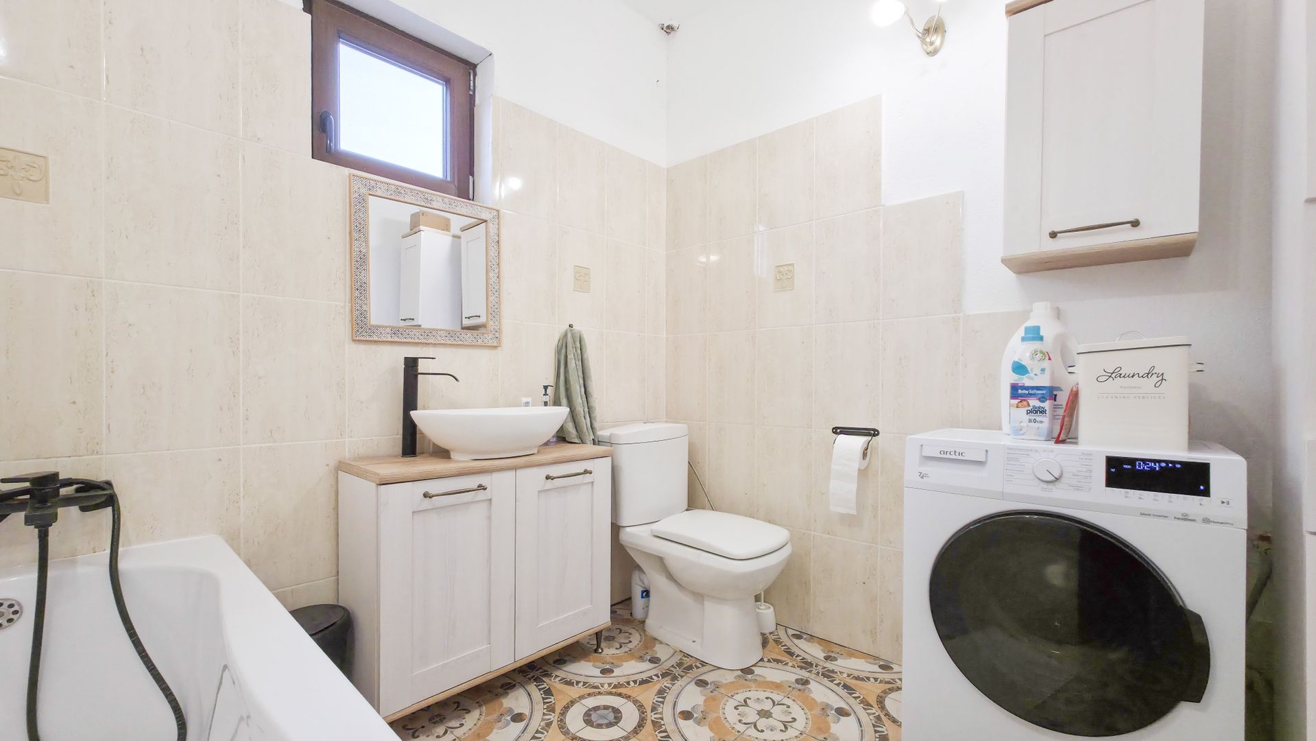 Casă spațioasă de vânzare – Strada Republicii nr. 105, Dragomirești - Poză 22