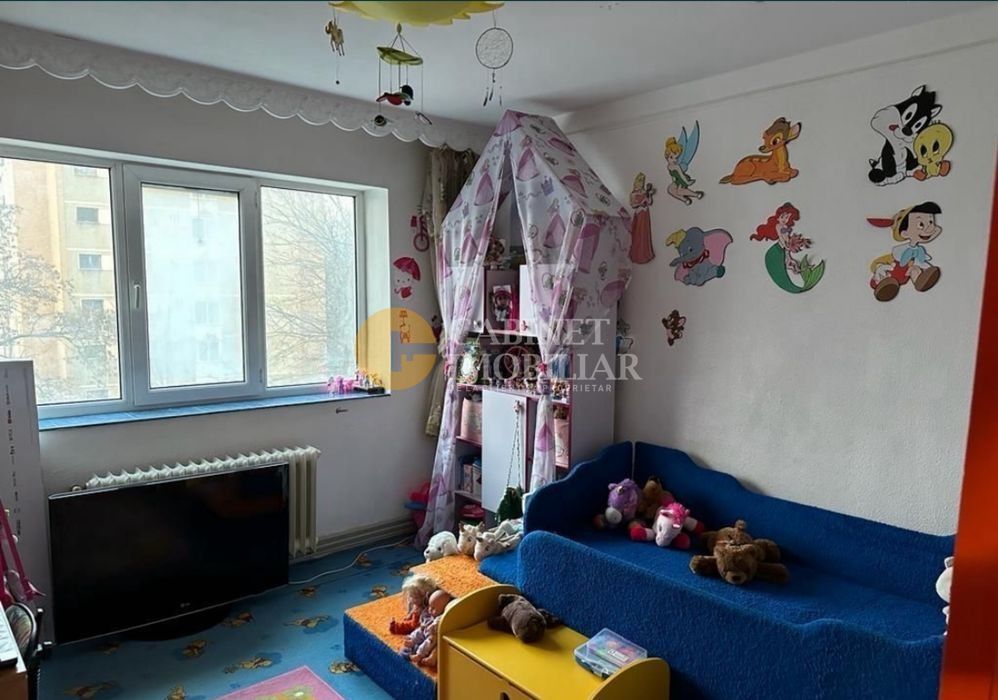 Tatarasi 4 camere etaj 3/4 - 90mp - mobilat - GARAJ - Poză 2
