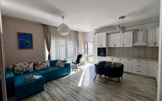 De inchiriat Apartament modern 3 camere cu curte privată şi parcare - Poză 1