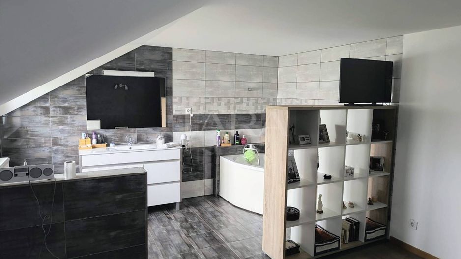 Casă cu 4 camere | Zona Borhanci | - Poză 6