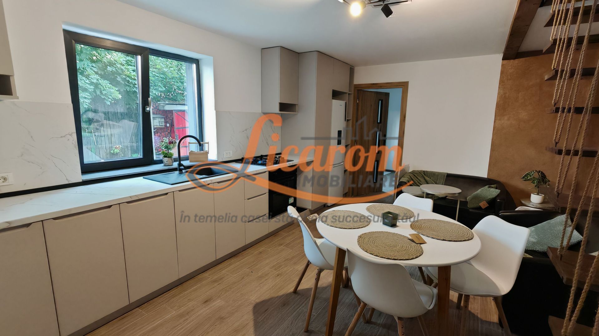 Apartament tip Casa 4 camere strada Carpatilor,totul nou. - Poză 19