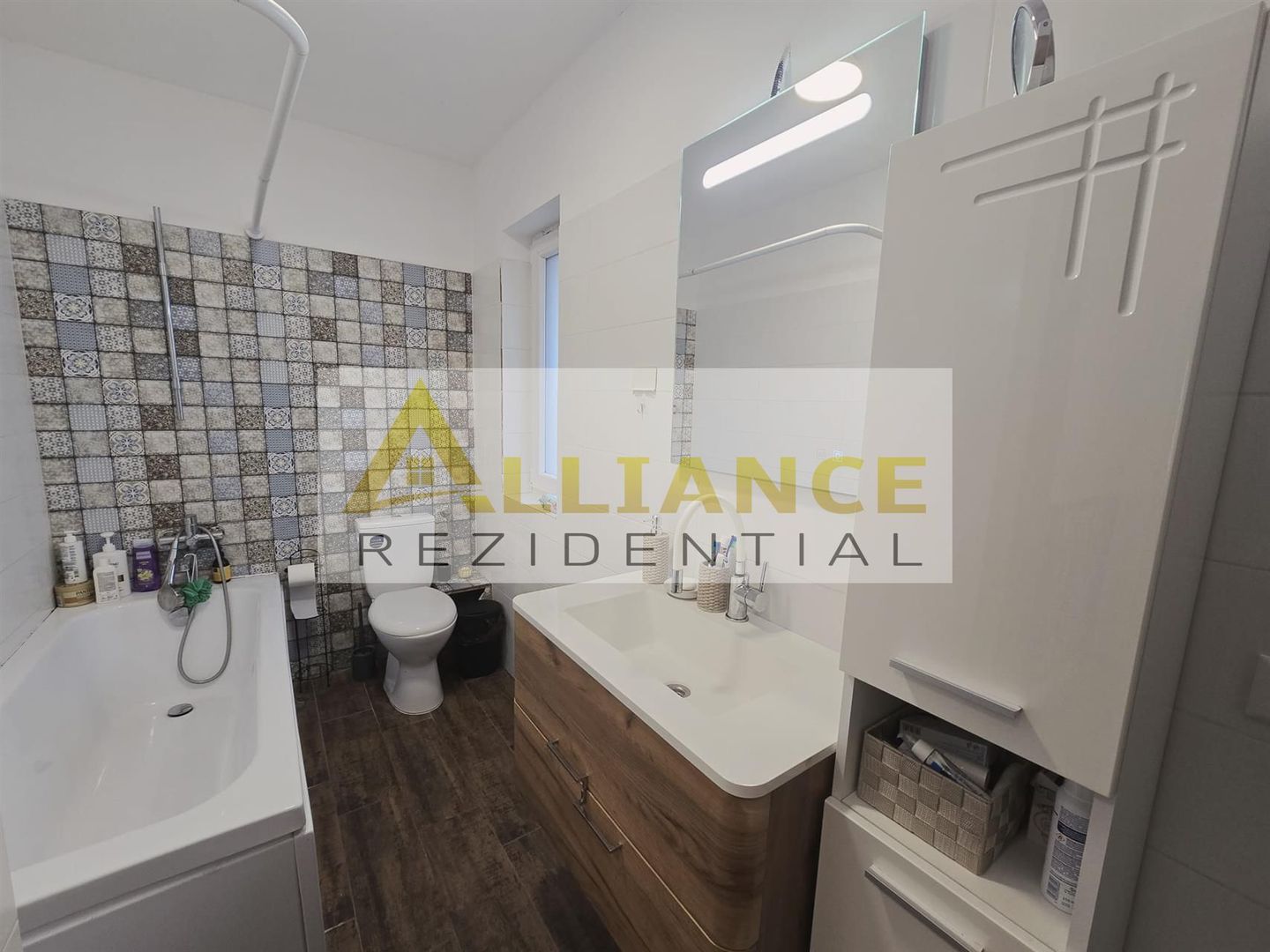 Casa individualabine amplasatamobilata/utilata modern.Pret imbatabil. - Poză 9