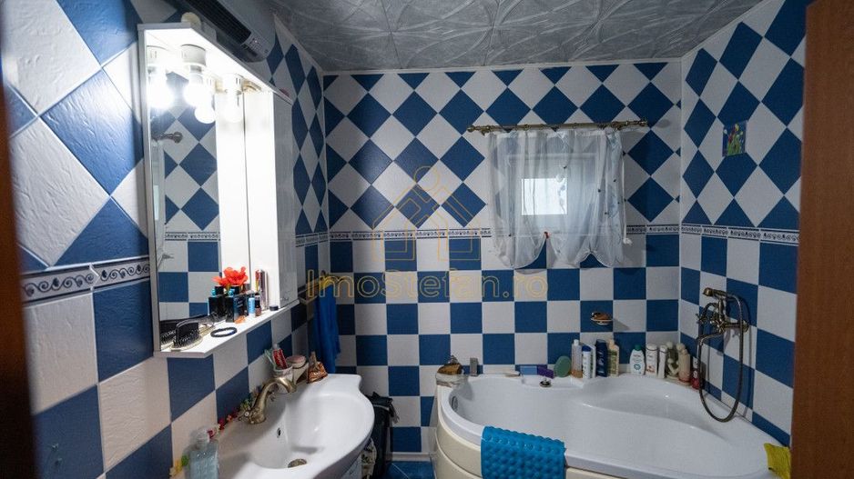 Casă modernă și cochetă cu grădină frumoasă în Techirghiol - Poză 10