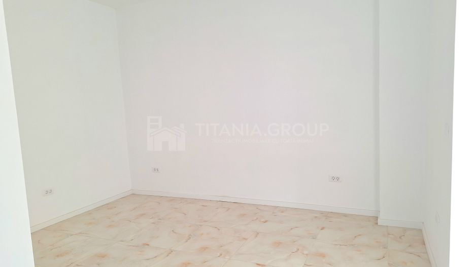 Spatiu birouri renovat modern central - Poză 4