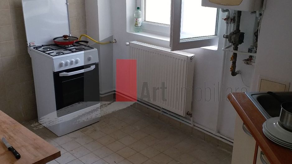 Oportunitate Unică! Vilă Spațioasă lângă Podul Grant, Ideală pentru Birouri - Poză 7