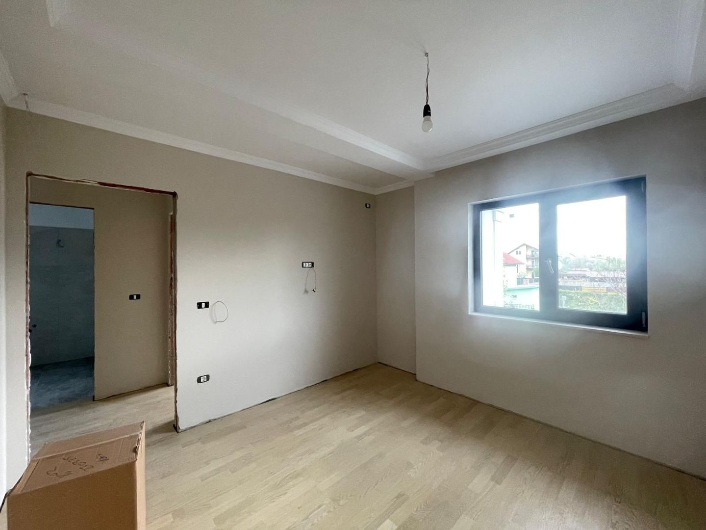 Duplex-4 dormitoare- despartit prin garaj -SUPER POZITIE - Poză 7