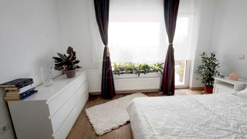 Apartament cu 4 camere, terasă de 105 mp, Între Lacuri. - Poză 3