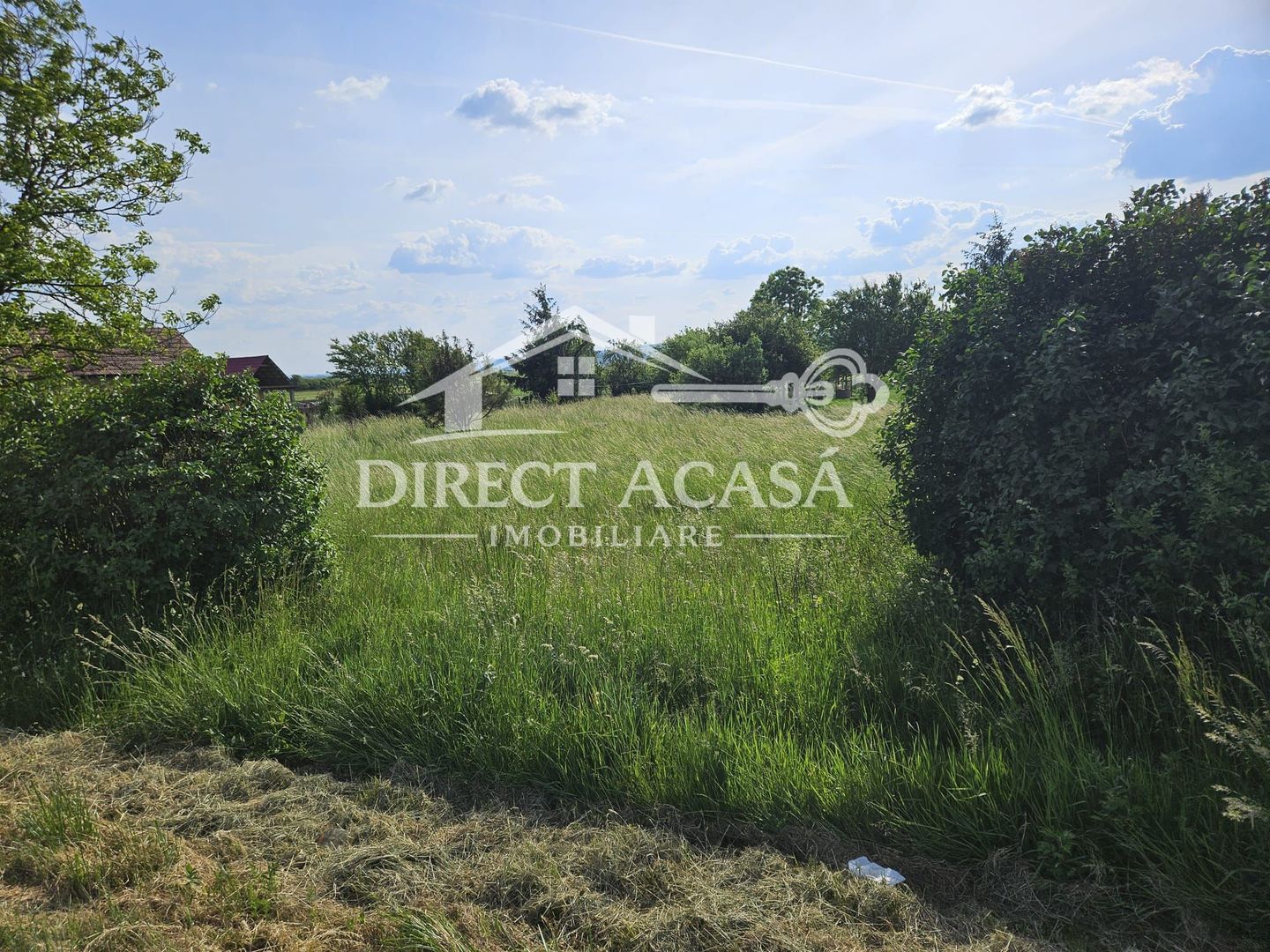 Teren intravilan 3000 mp Ernei – panorama superba, utilitati in zona - Poză 4