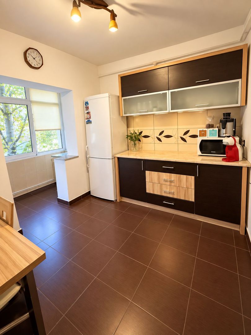 Soarelui | 3 camere | Decomandat | 2 băi | 2 balcoane | Etaj3 | Centrala proprie - Poză 4