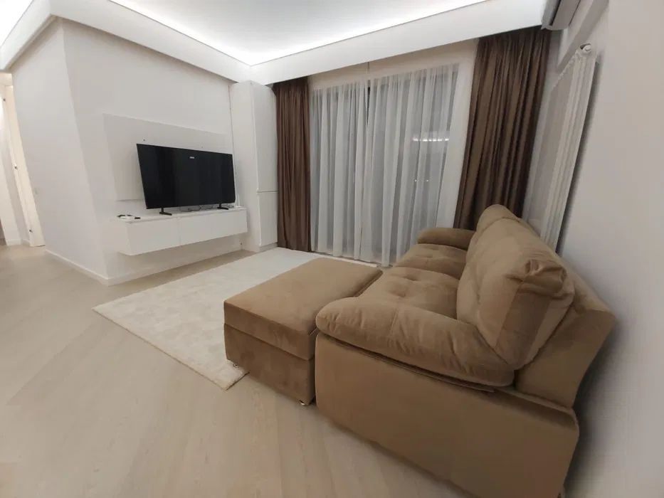 Prima închiriere – Apartament modern 3 camere Cortina North - Poză 1