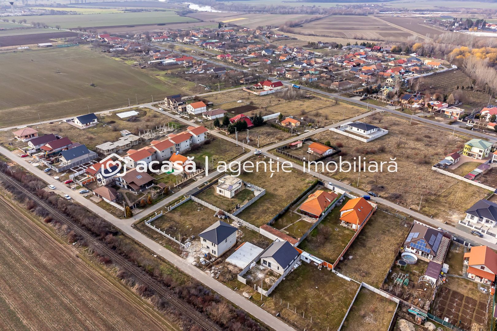 Teren generos, situat pe colt in cartierul nou din Calugareni - Poză 2