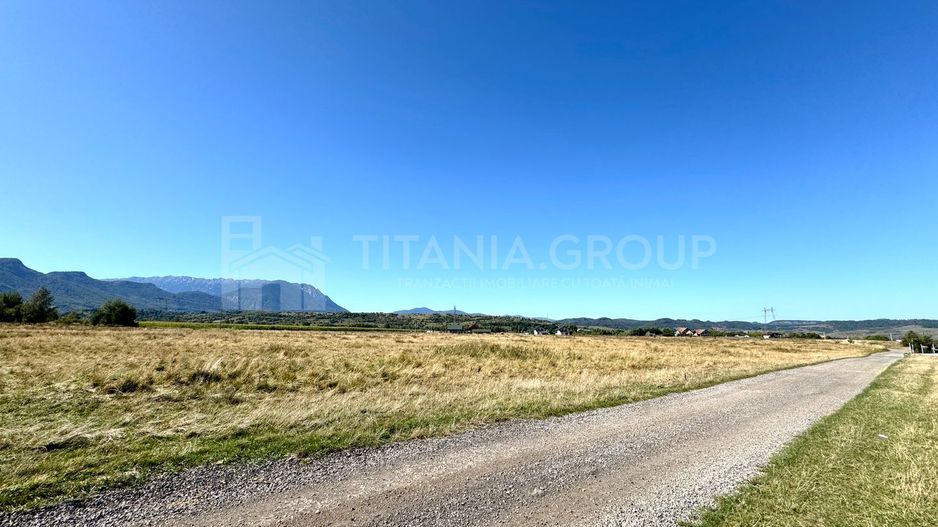 Teren intravilan parcelabil, priveliște spre munți, Sohodol, Bran - Poză 5