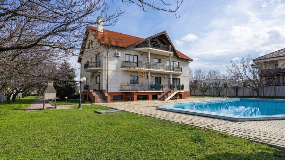 Vila impresionanta D+P+E+M | 500+ mp | teren 2652 mp | piscina - Poză 1