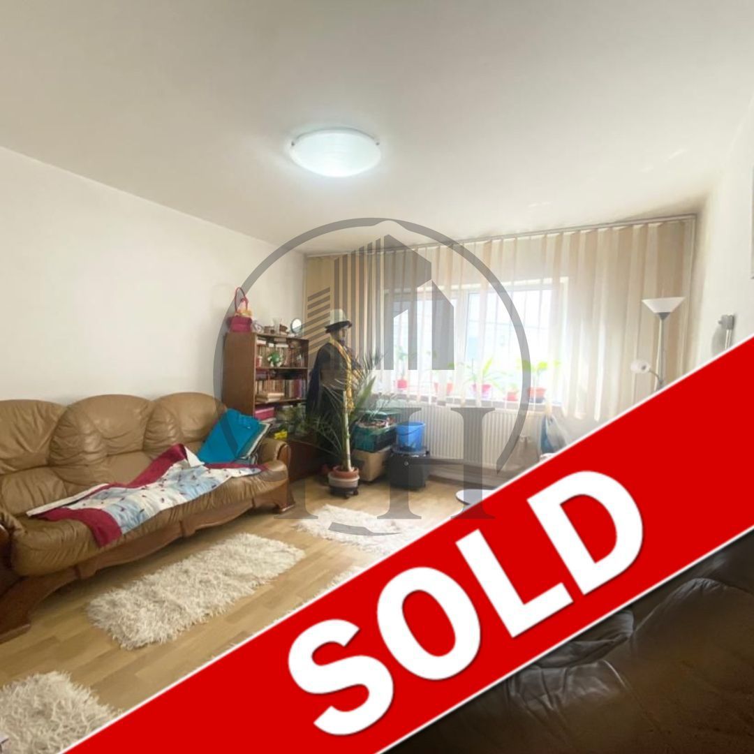 SOLD / VANDUT Apartament 3 camere de vanzare CET - Poză 1