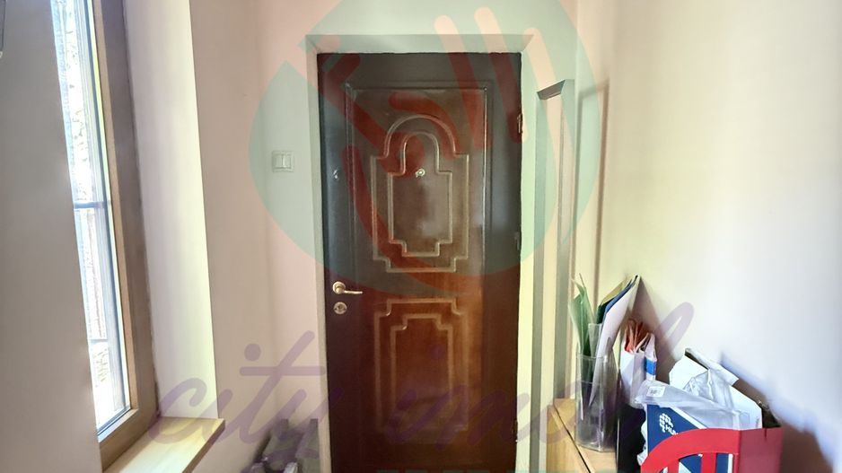 Casa pe parter, singura in curte, in Vatra Luminoasa - Poză 8