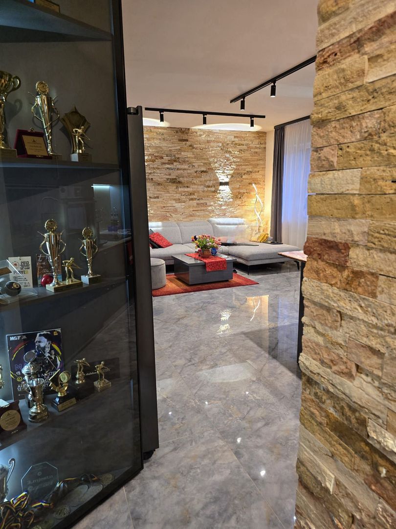 Apartament 2 camere ultrafinisat  cu gradina de 40 m2  zona Tautului - Poză 2