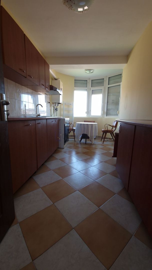Apartament 2 camere, decomandat, situat in vila_supr. 70 mp_Cartier Republica - Poză 3