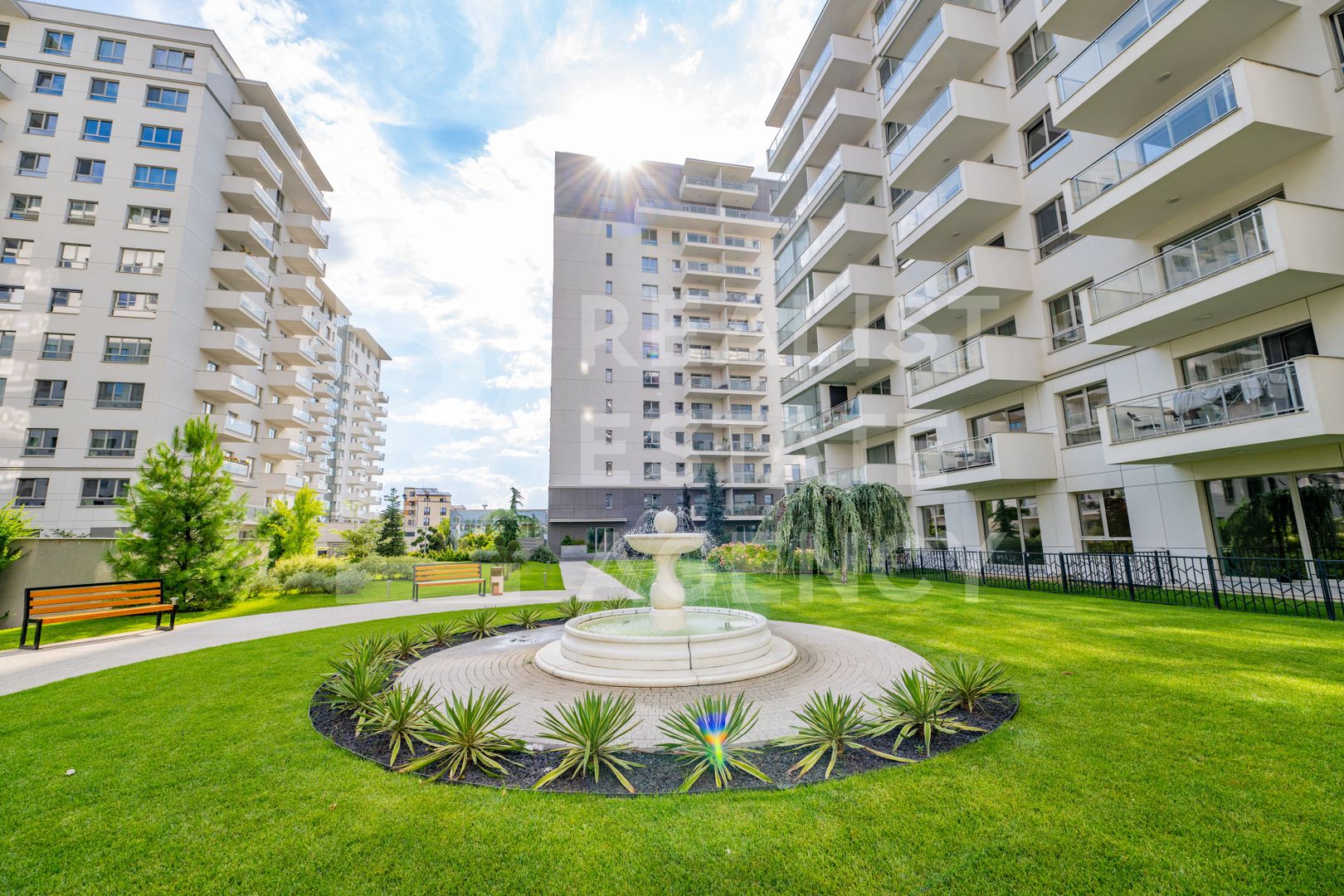 Vânzare, apartament cu 3 camere mobilat, Luxuria Residence - Poză 3