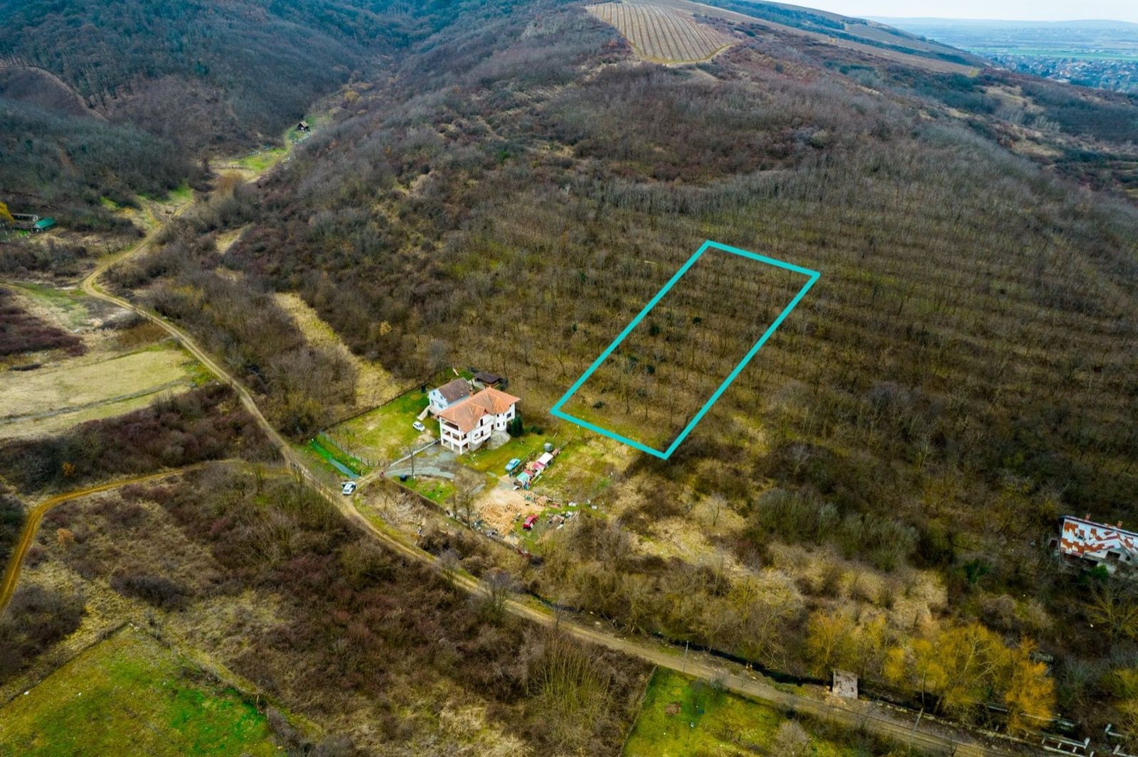 Teren intravilan Miniș - Poză 1