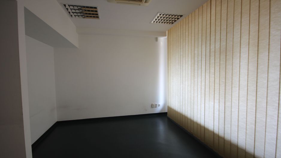 Cladire de birouri, SAD, parcare prorpie, clinica medicala - Poză 8