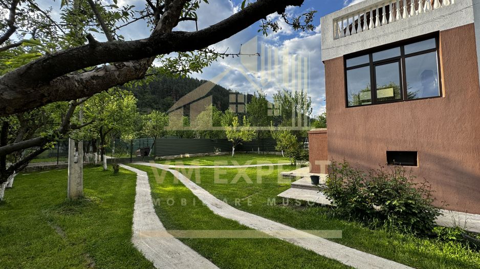 VILA S+P+E-306 MP, TEREN 2078 MP, CAMPULUNG - Poză 45