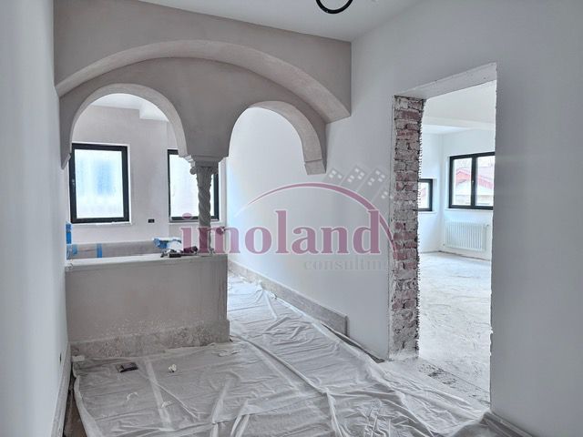 Imobil cu arhitectura unica - consolidat si renovat - Primaverii - Poză 4