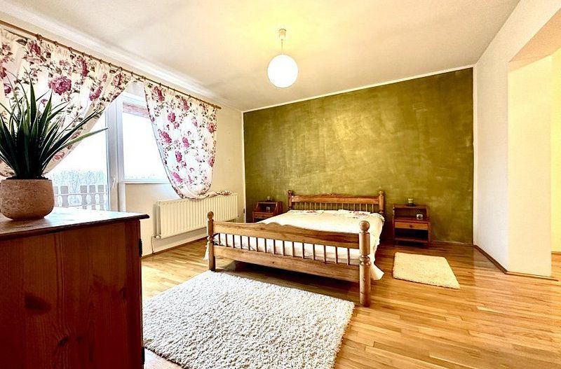 Casa la intrare în Ghiroda - Poză 18