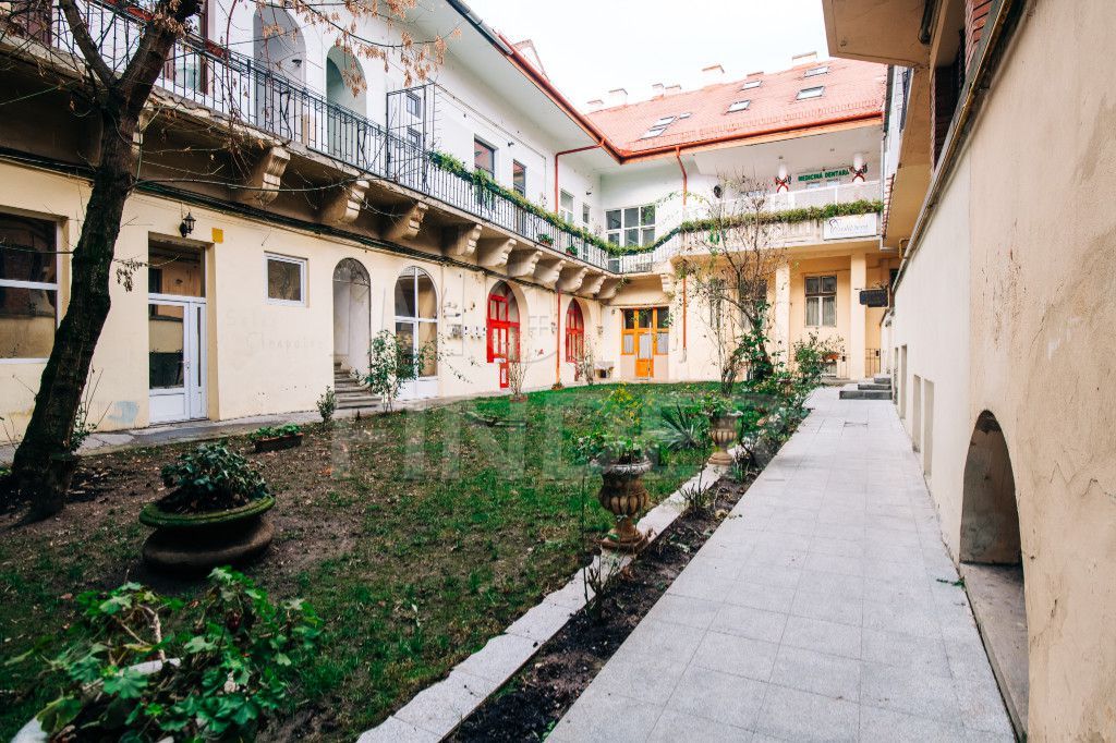 Vanzare apartament cu o camera ultracentral, ideal locuința sau birou - Poză 5