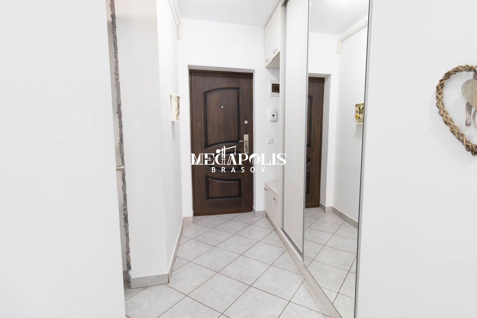 Apartament 2 Camere Decomandat / Etaj Intermediar Sanpetru - Poză 8