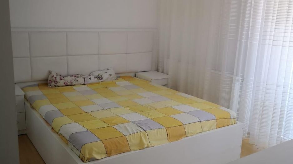Apartament spatios cu 2 camere decomandat | 63 mp + 2 balcoane | Parcare - Poză 1