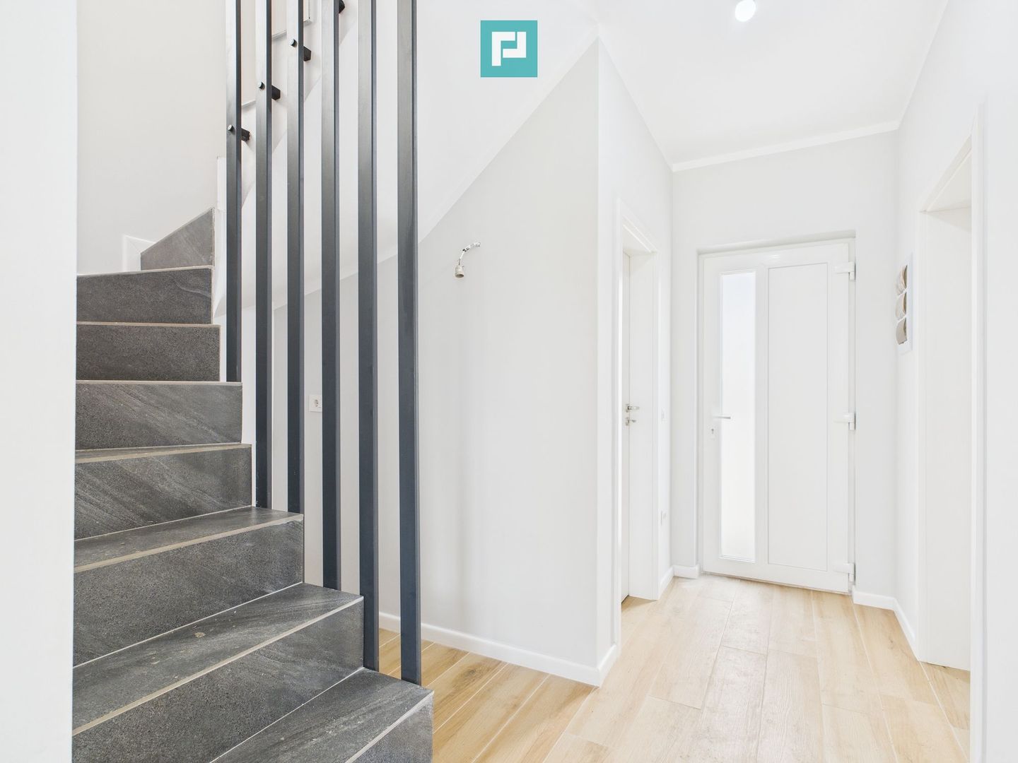 Casă Nouă si Modernă în  Remetea Mare - Poză 16