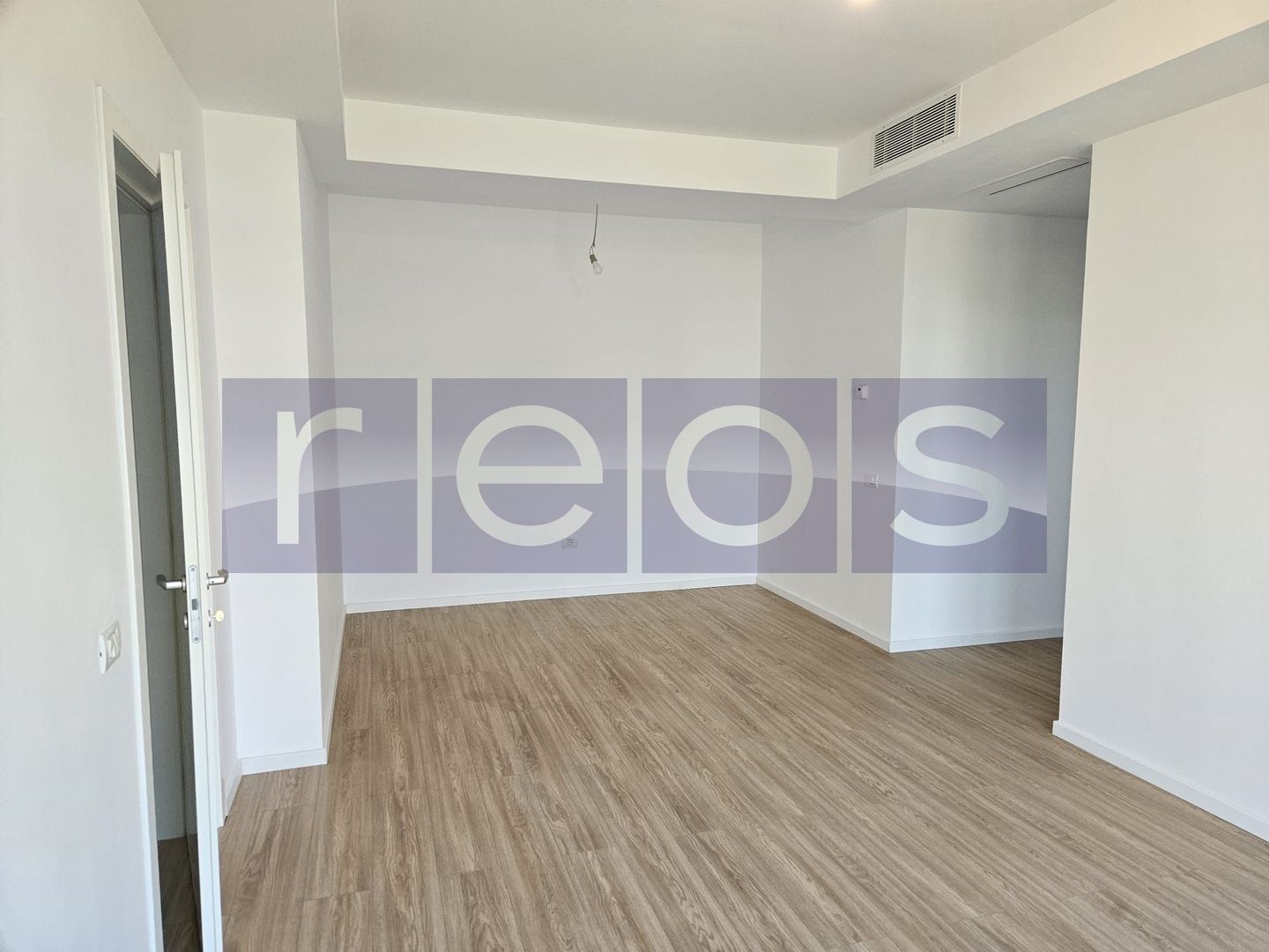 APARTAMENT 3 CAMERE | BLOC NOU IN ZONA LINISTITA | DAMAROAIA - Poză 1