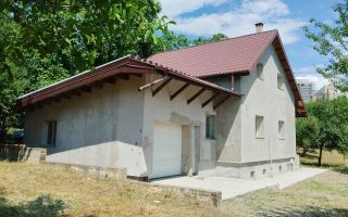 Casă de vânzare   106 mp utili, teren 2700 mp   capăt Copou, Iași - Poză 1