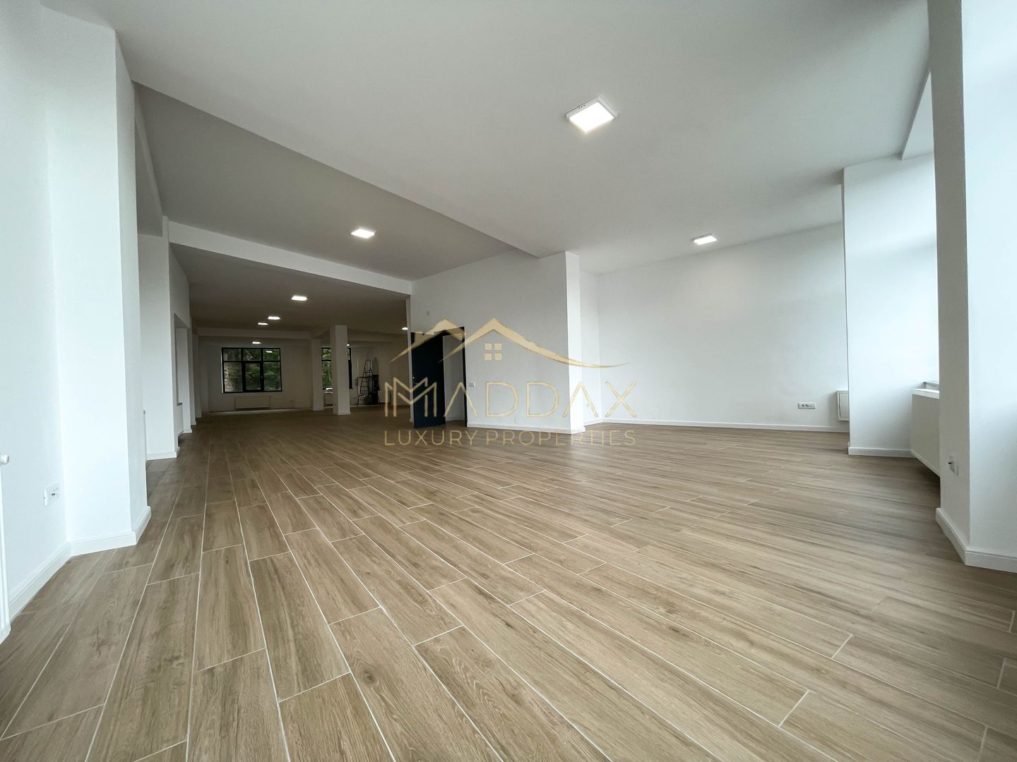 Spatiu comercial ***Prima Inchiriere*** // Victoriei - Poză 38