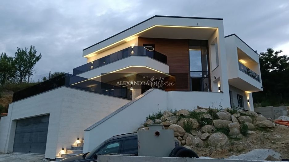 Casa individuala 4 camere, 3 bai, S+P+ET,  garaj, terasa - Poză 13