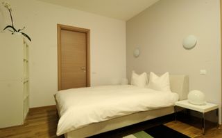 VANZARE APARTAMENT DEOSEBIT 81MP | 3 CAMERE | MOBILAT-UTILAT | PARCARE - Poză 4