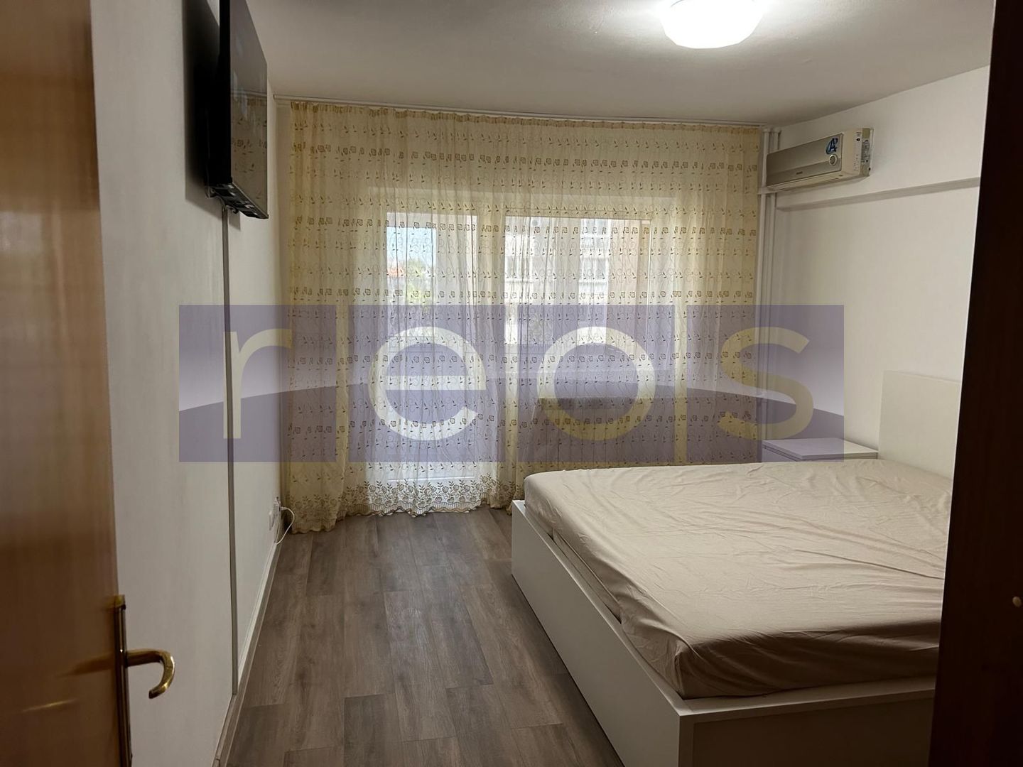 VANZARE 3 CAMERE DECOMANDAT  UNIRII - PARCARE - Poză 1