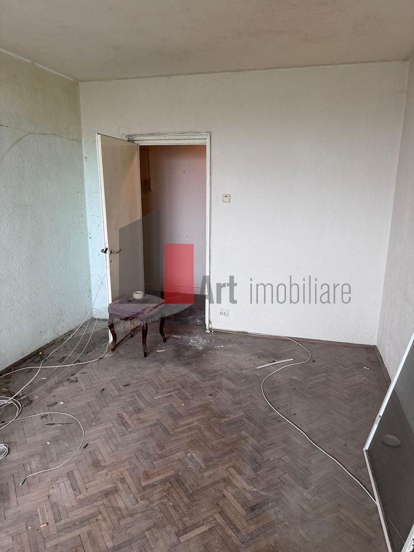 Vânzare apartament 3 camere Piața Progresu - Poză 2