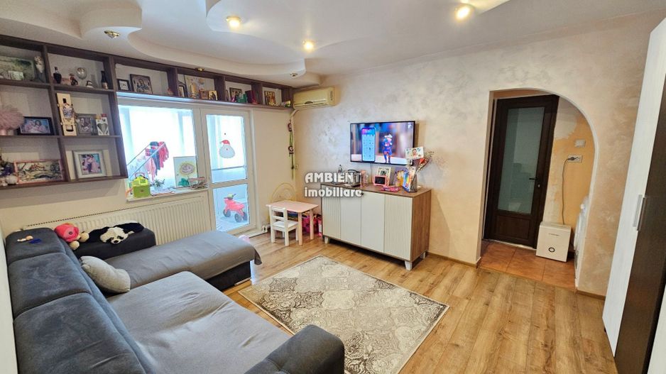 Apartament cu 2 camere, etaj 3, mobilat parțial, zona GARA; - Poză 1