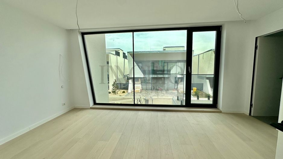 Vila 5 Camere | Rooftop Pool | Smart Home | - Poză 13