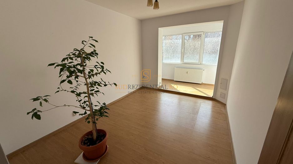 Apartament 3 camere semidecomandat, 2 balcoane, Bld Alexandru Obregia - Poză 9