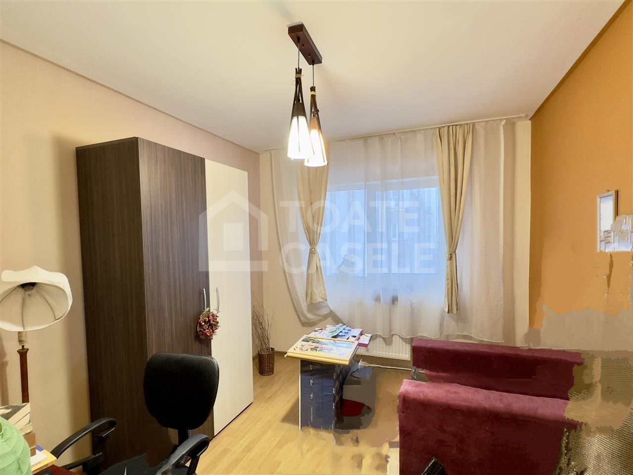 Apartament cu 3 camere, etaj intermediar, zona Dunarii - Poză 3