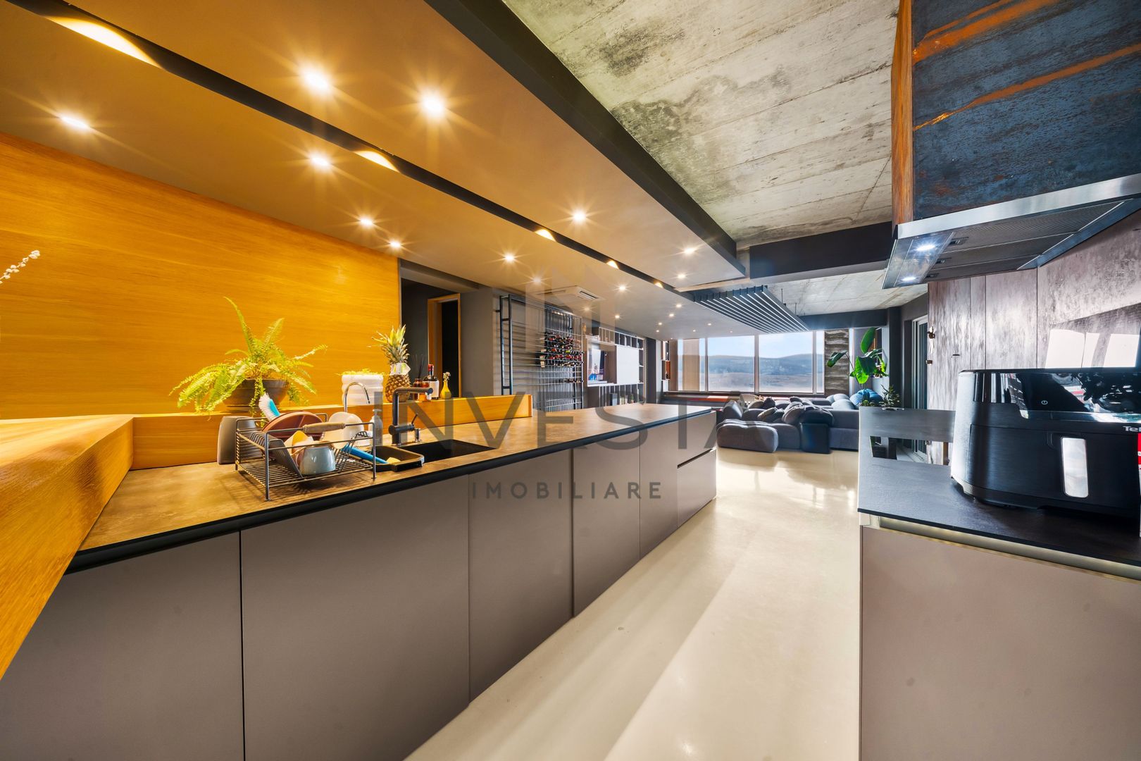 Penthouse exclusivist cu acces din lift, terasa 340 mp, 245 mp utili - Poză 7