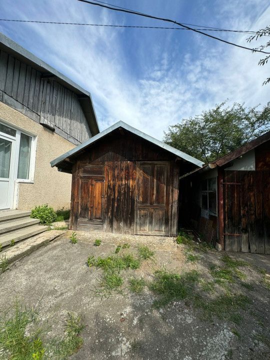 Apartament 3 camere in casa, central, terasa, garaj, gradina, Campina - Poză 4