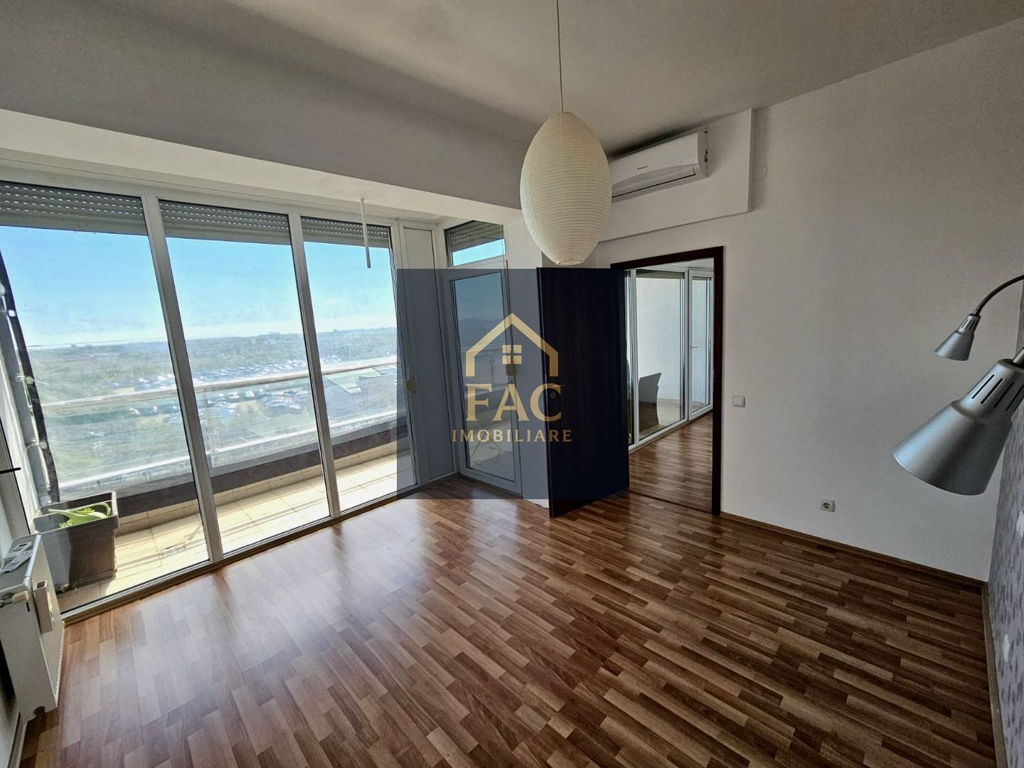 Apartament 3 camere penthouse de inchiriat. - Poză 12