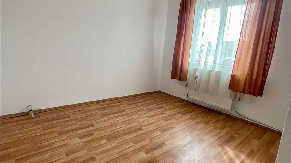 Apartament 3 camere  Marghita - Poză 1