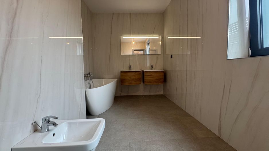 3 camere PREMIUM| 99.7 MP + 9.35 MP terasa - Poză 15