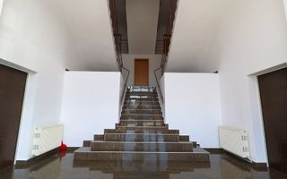 Spatiu  I 8 birouri I 2 hale I 1.140mp teren I Tiglari - Poză 1